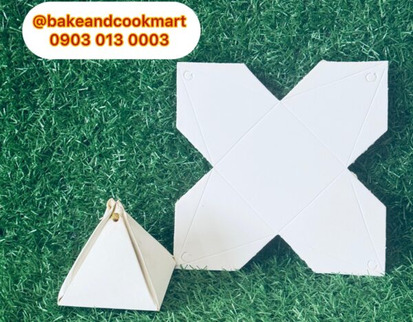 7daf5a60-2a8e-46da-a5aa-77095ad7e133 Cake cut out box