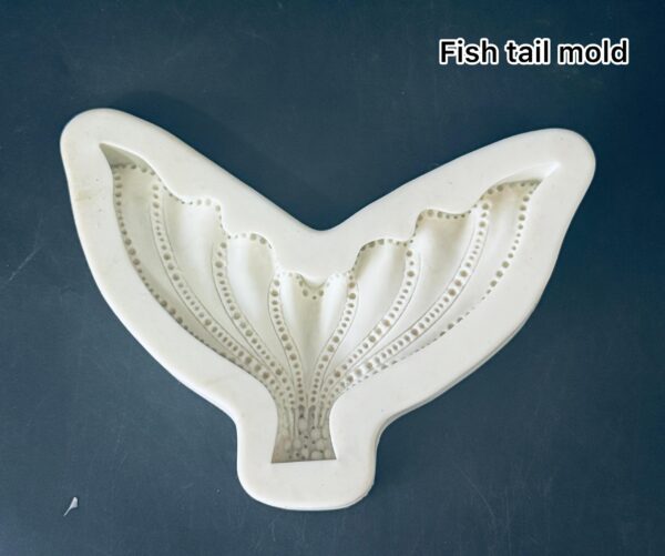 Fish tail mold