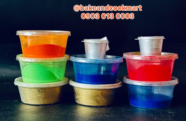 5c4f93a4-5fcb-40de-adb4-d44243cf308e Cake dust