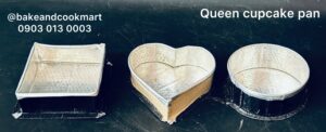 photo-output Queen cupcake pan